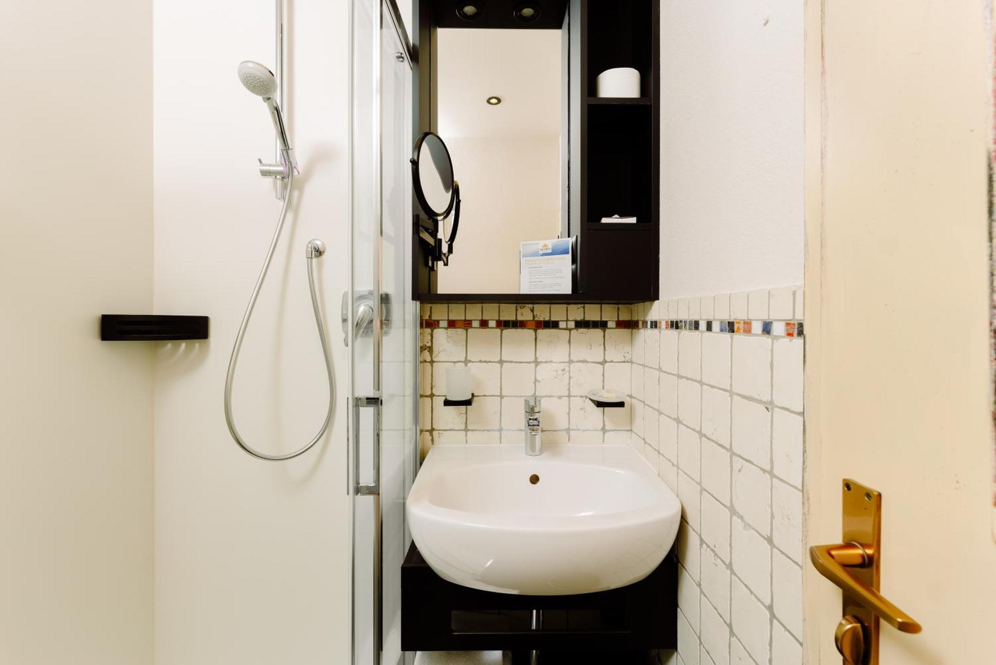 Mondi Hotel Tscherms Eksteriør bilde