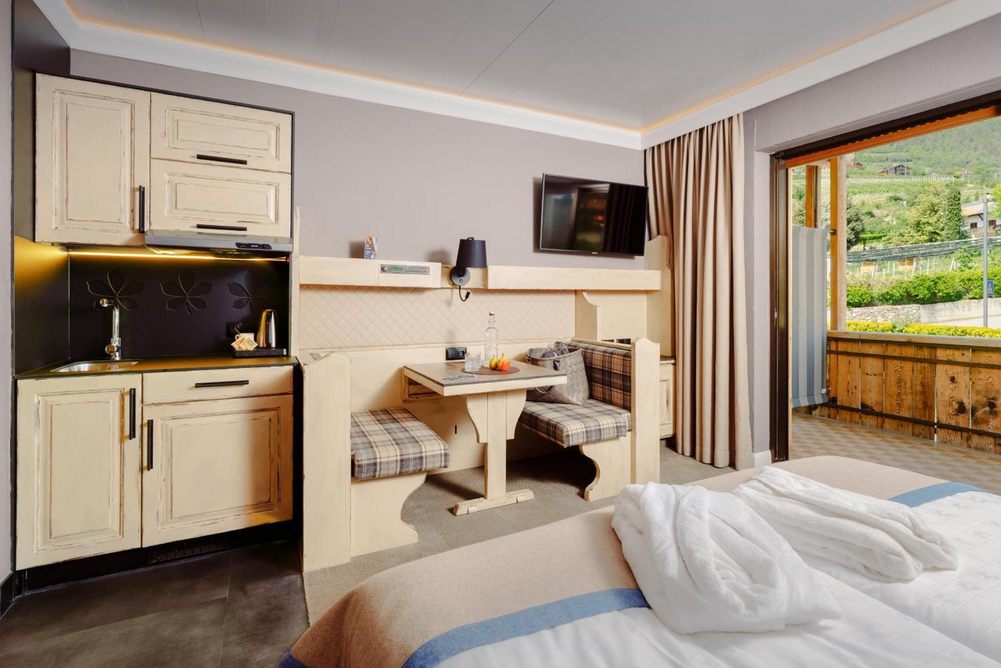 Mondi Hotel Tscherms Eksteriør bilde